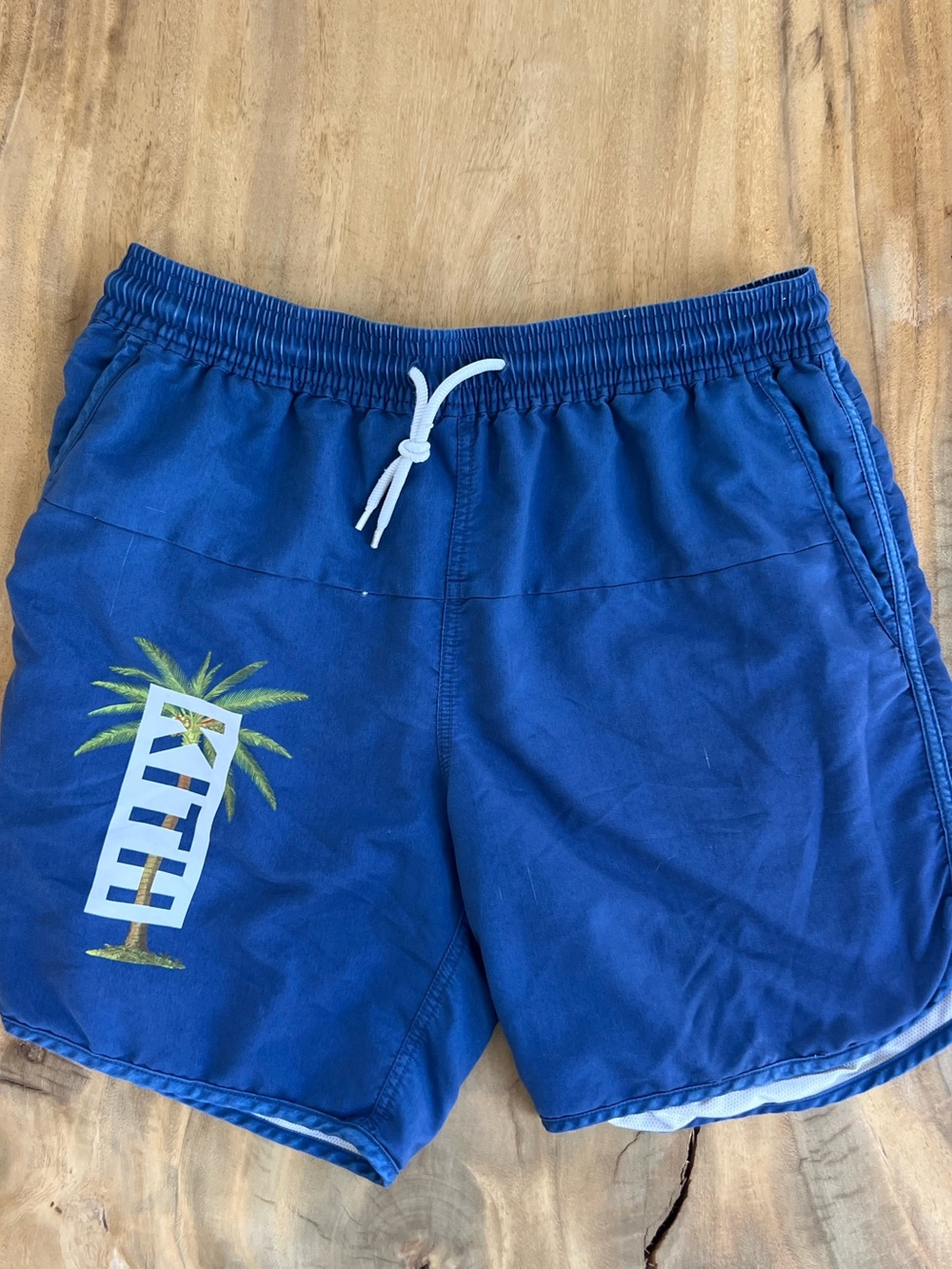 KITH Men’s Blue board shorts XL